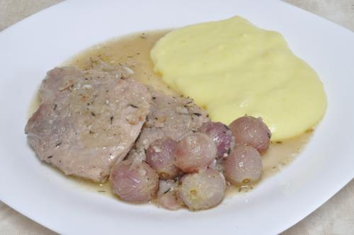 Jak uvařit vepřové maso na vinných hroznech ? Snadné recept, připravený za 30 - 45 minut